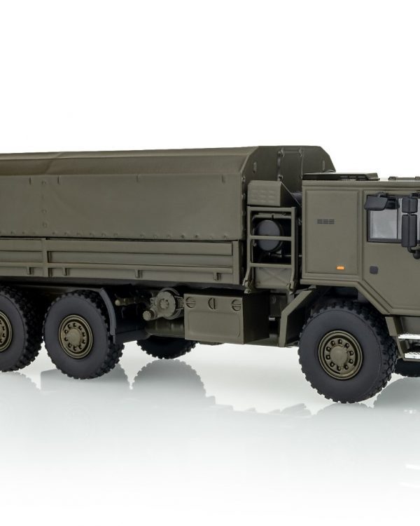 Kaden model Tatra 815-7 valník s plachtou 6x6 zelený Sběratelský a perfektně propracovaný kovový model v měřítku 1:43 s možností odklápění kabiny a kompletně odpruženého podvozku s resinovou valníkovou nástavbou včetně plachty.   měřítko: 1:43 materiál: kov barva: zelená ruční výroba vyrobeno v ČR výrobce: Kaden