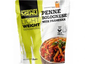 Adventure Menu Penne s Boloňskou omáčkou a parmesánem 105 g (400 g finálního jídla) Užívej si na cestách minimim váhy a maximum chuti ✅  Kuchaři od základu poctivě uvařené jídlo ze 100% přírodních surovin