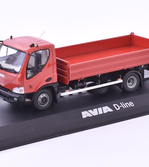 FOXtoys model AVIA D-line červená sklápěč výrobce modelu: Foxtoys měřítko: 1:43 materiál: kov/plast model je dodáván v plastové vitríně